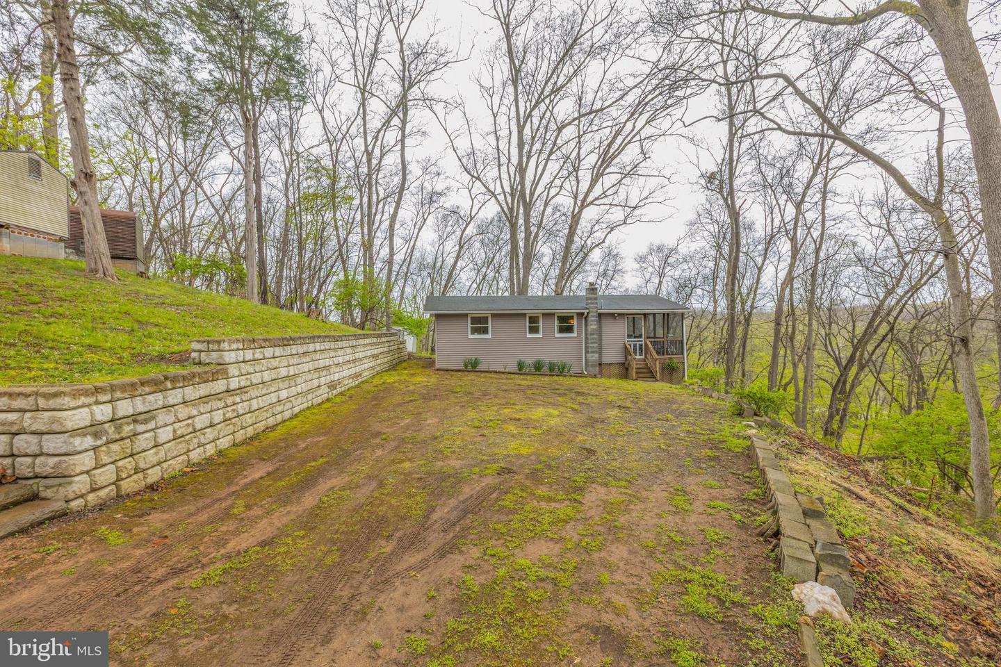 4034 Calmes Neck LANE