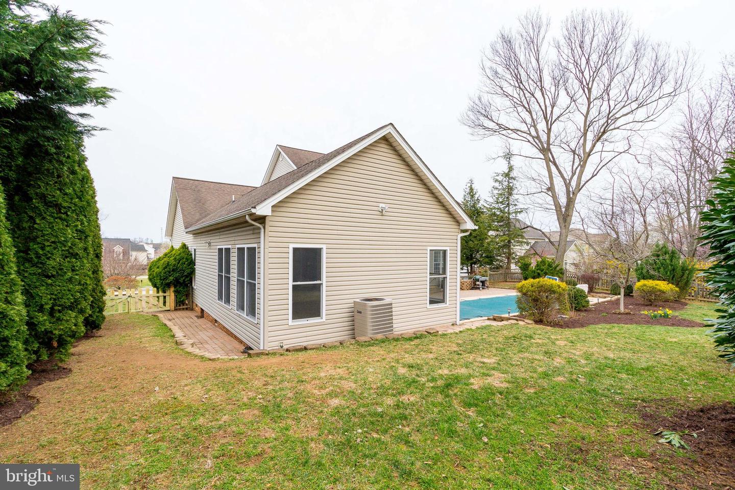 212 Hermitage BOULEVARD
