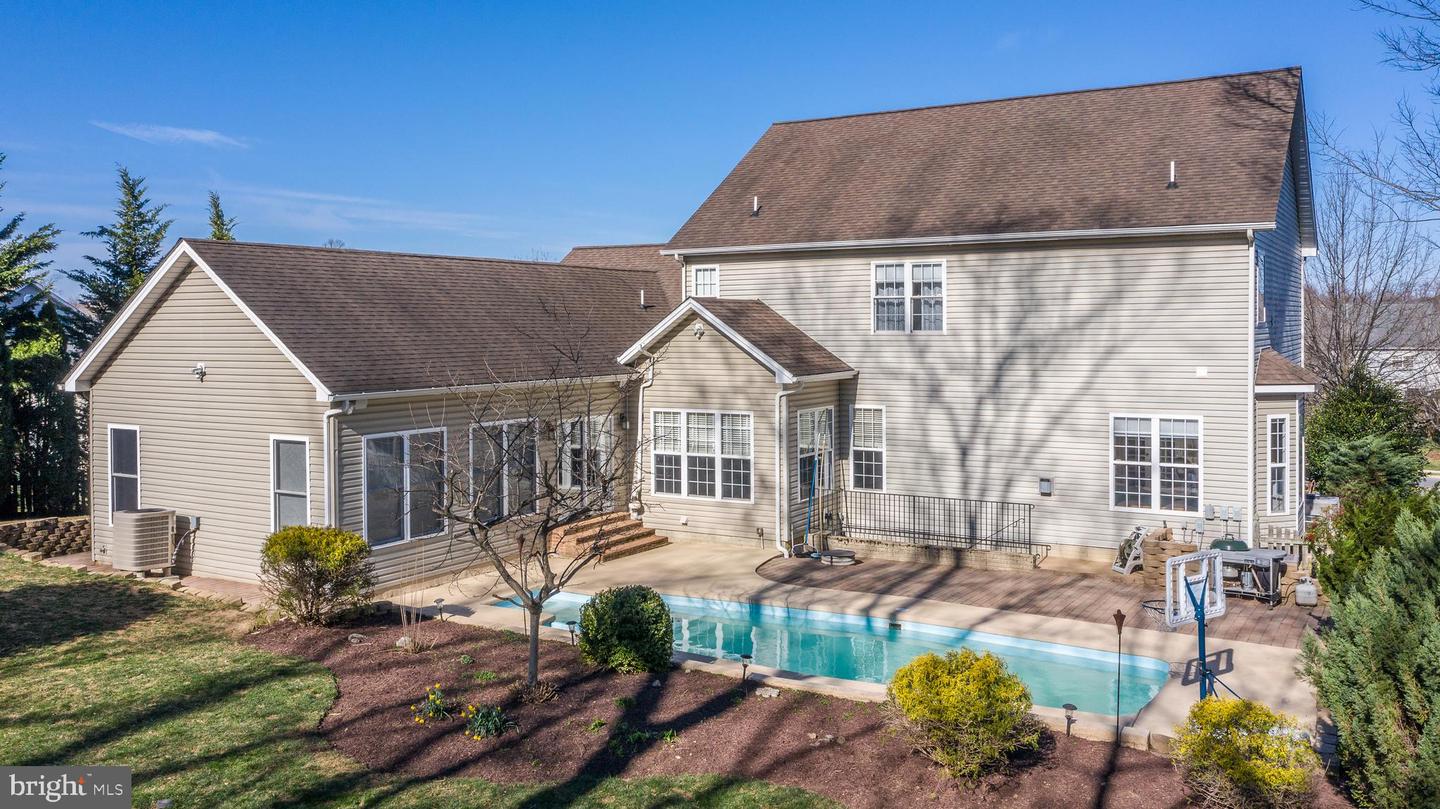 212 Hermitage BOULEVARD