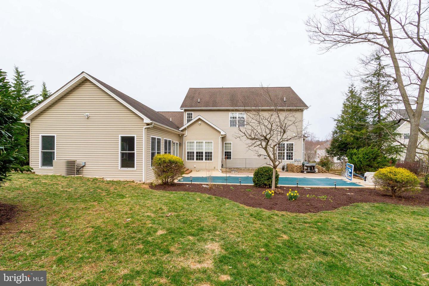 212 Hermitage BOULEVARD