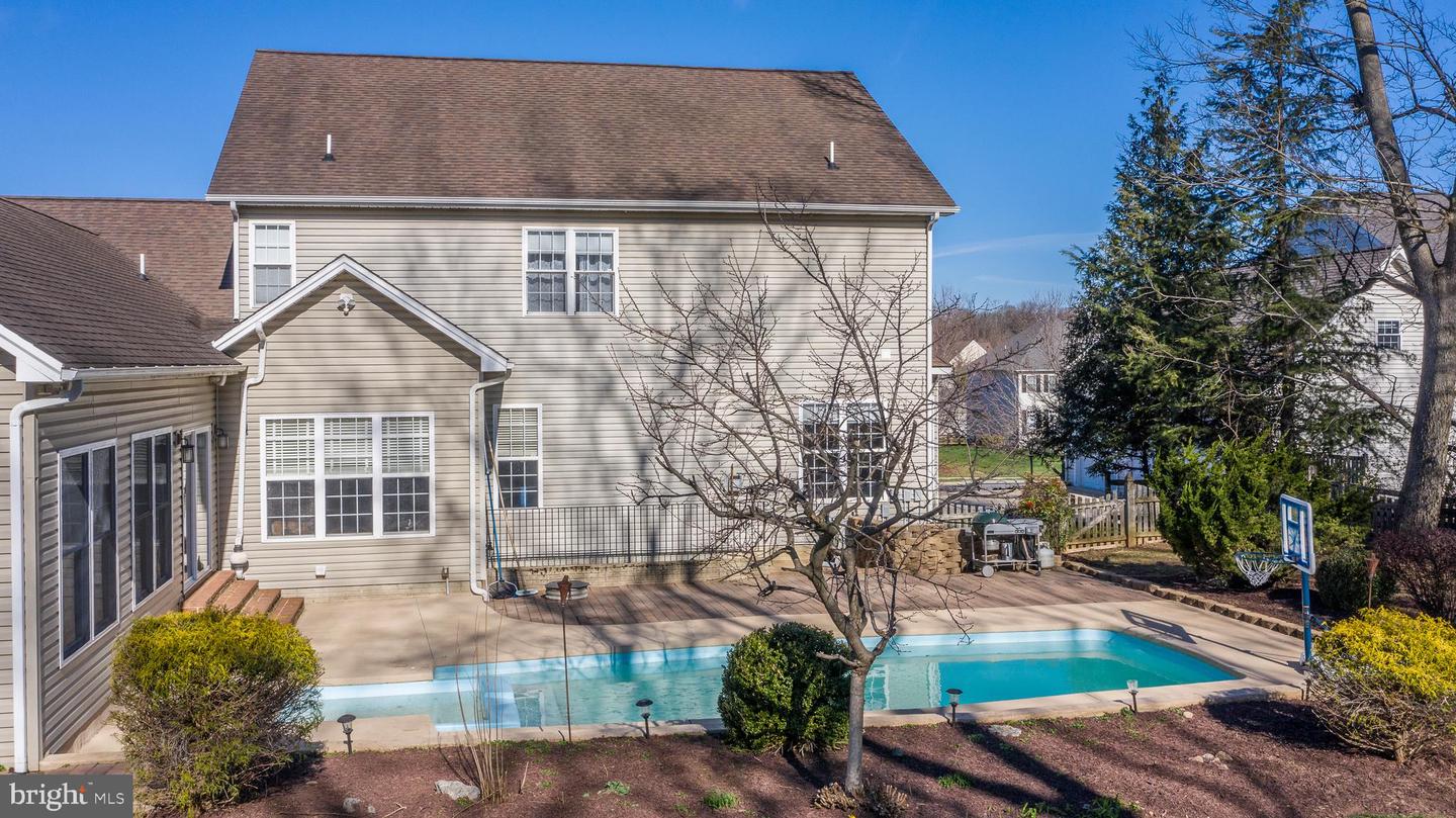 212 Hermitage BOULEVARD