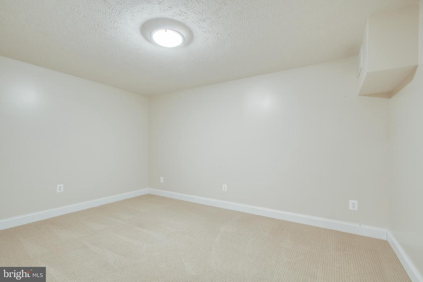 212 Hermitage BOULEVARD