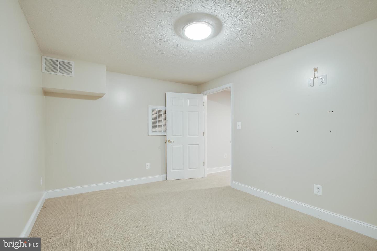212 Hermitage BOULEVARD