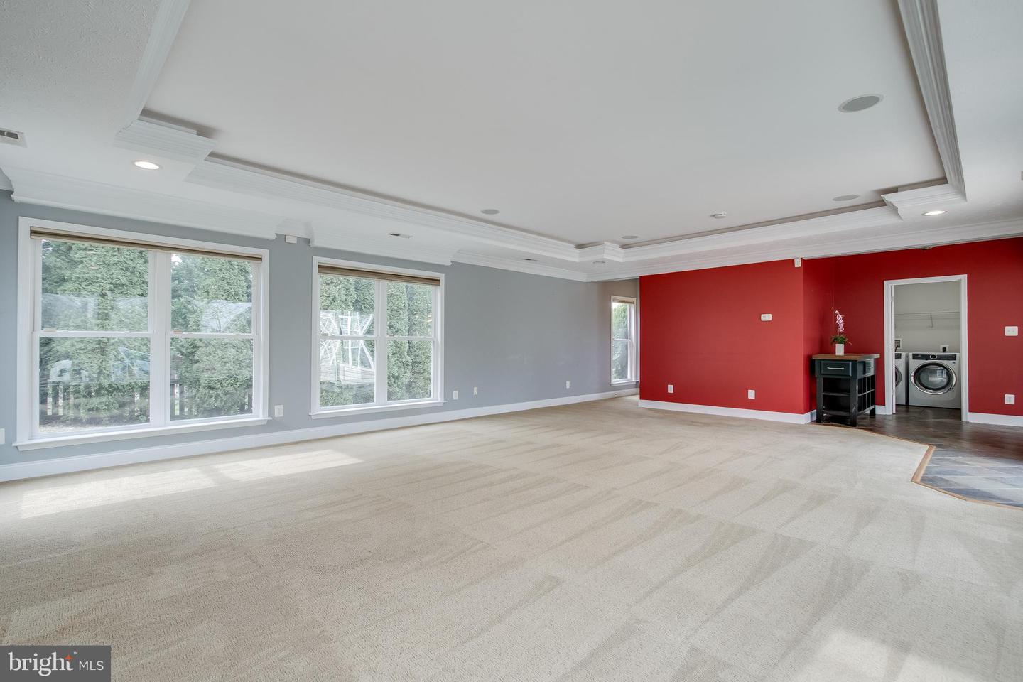 212 Hermitage BOULEVARD