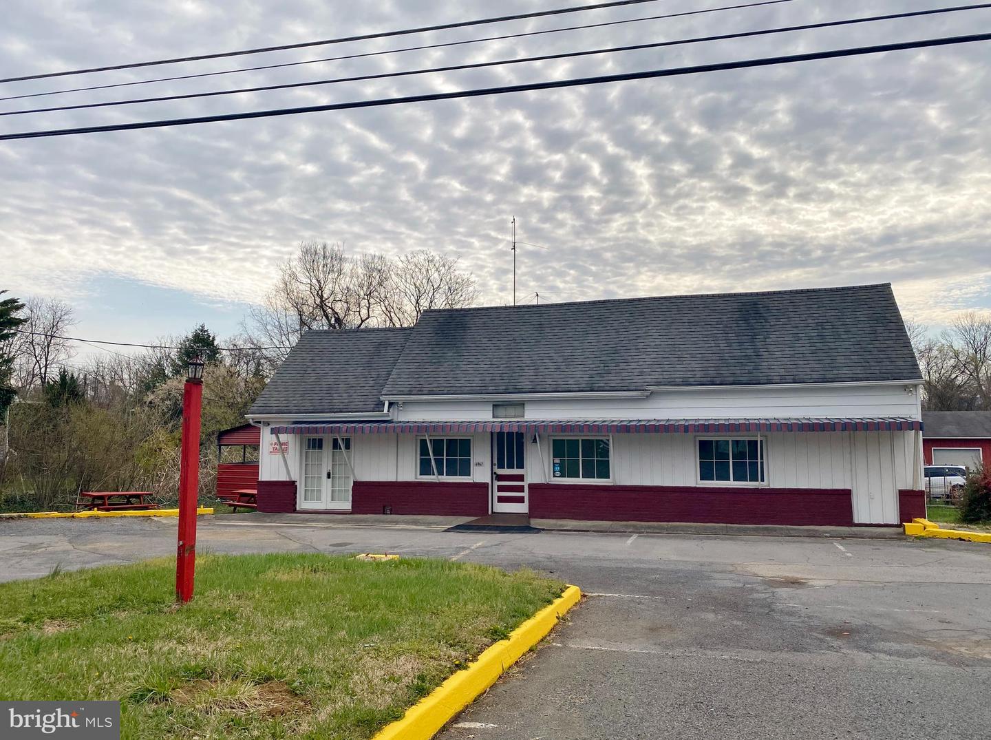 6967 Lord Fairfax HIGHWAY