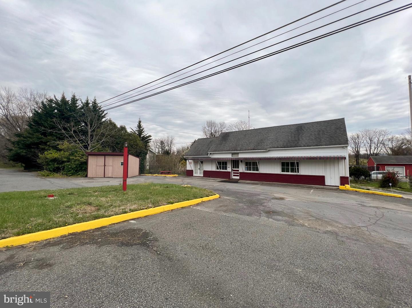 6967 Lord Fairfax HIGHWAY