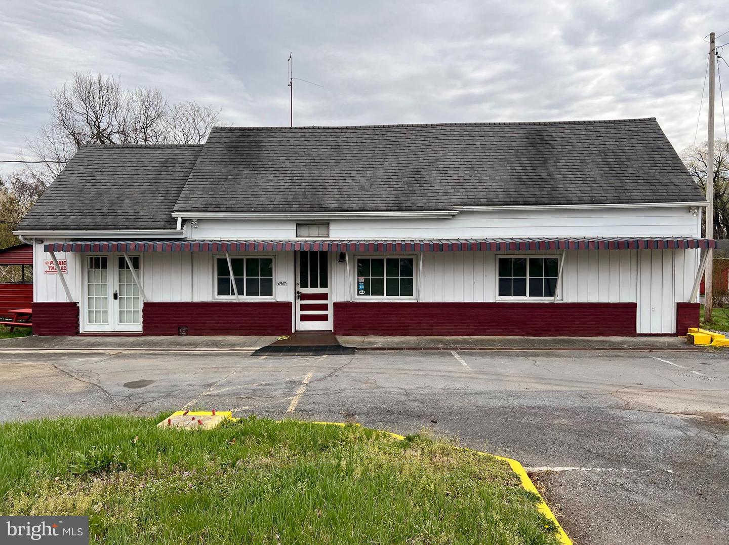 6967 Lord Fairfax HIGHWAY