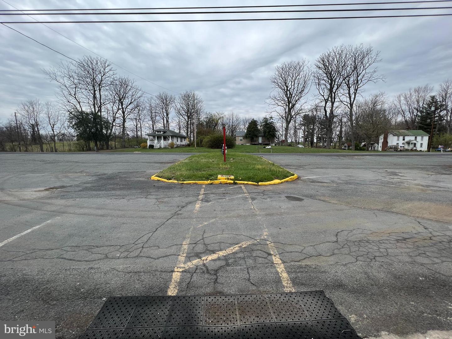 6967 Lord Fairfax HIGHWAY