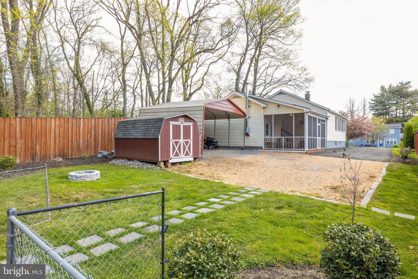 6802 Lord Fairfax HIGHWAY
