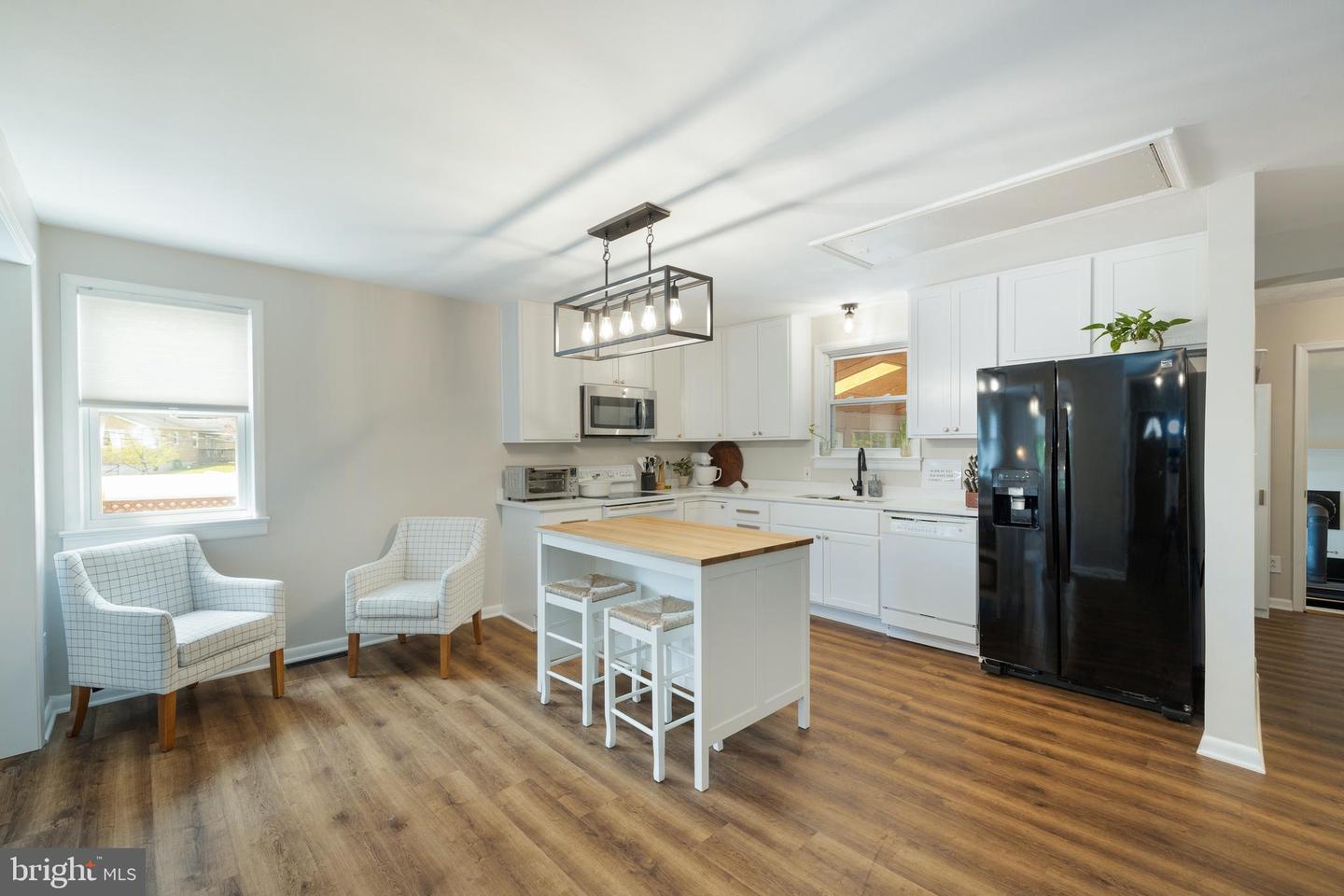 6802 Lord Fairfax HIGHWAY