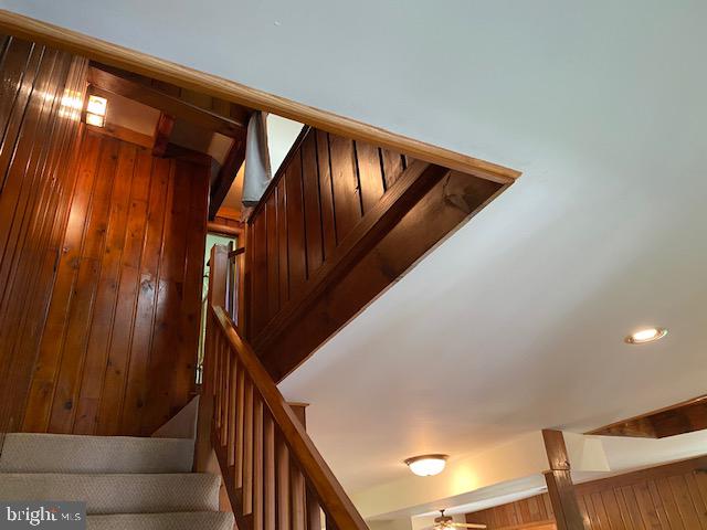 483 Beechwood LANE