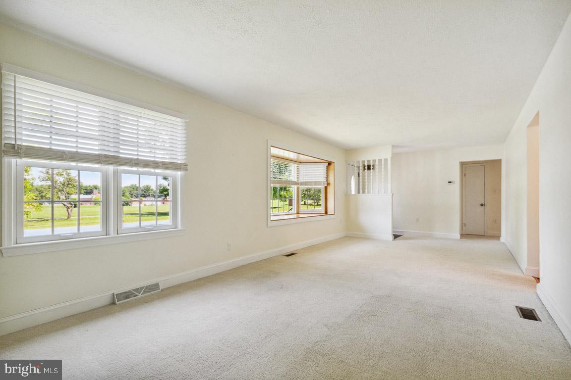 138 Rosemont CIRCLE
