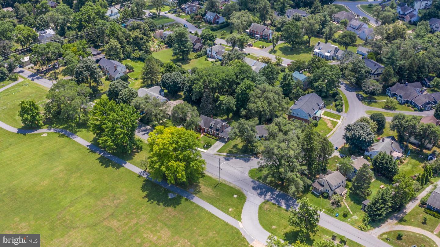 138 Rosemont CIRCLE
