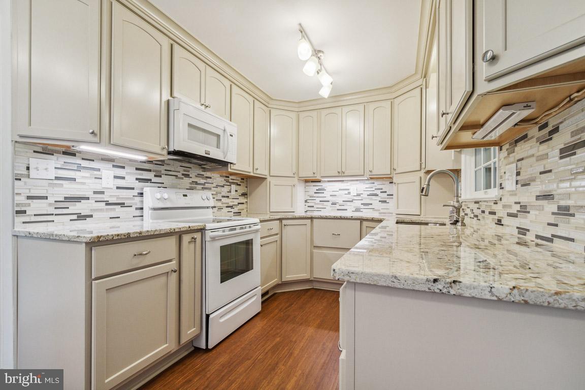 138 Rosemont CIRCLE