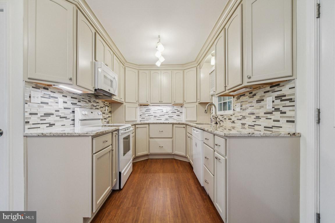 138 Rosemont CIRCLE