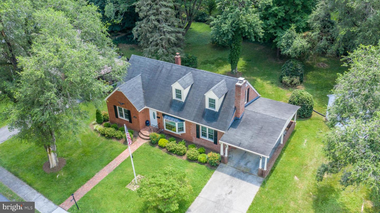 138 Rosemont CIRCLE