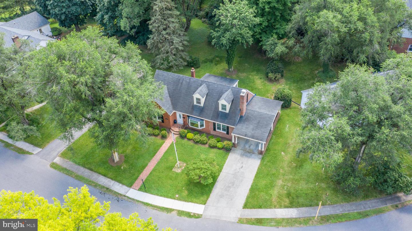 138 Rosemont CIRCLE