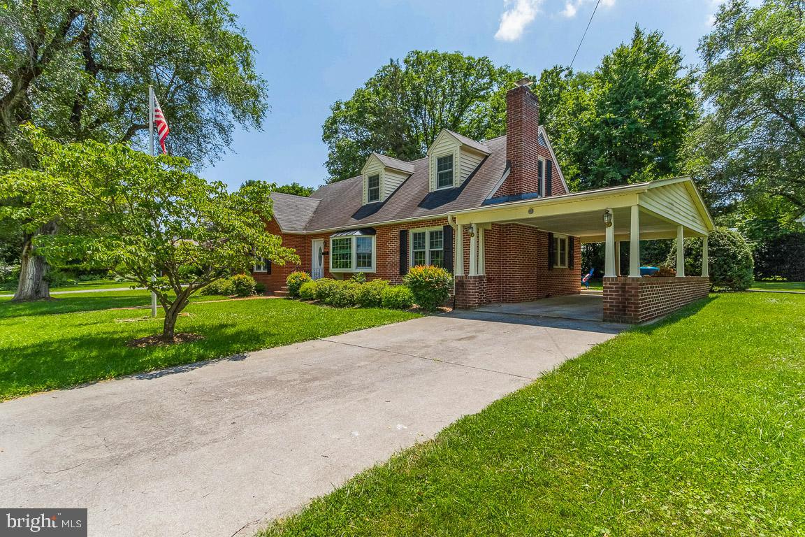 138 Rosemont CIRCLE
