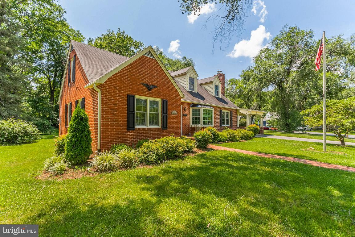 138 Rosemont CIRCLE