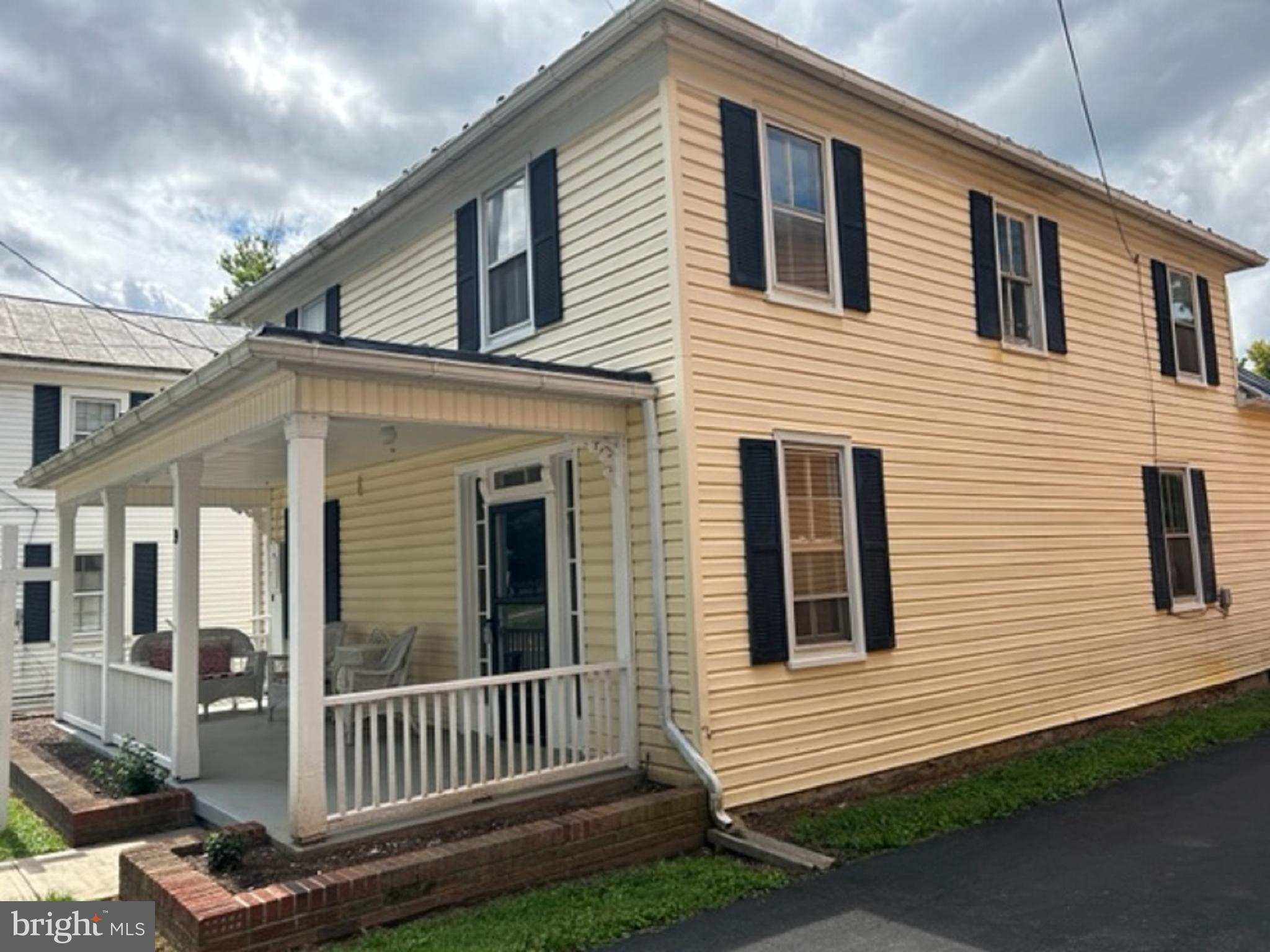 19 E Main STREET