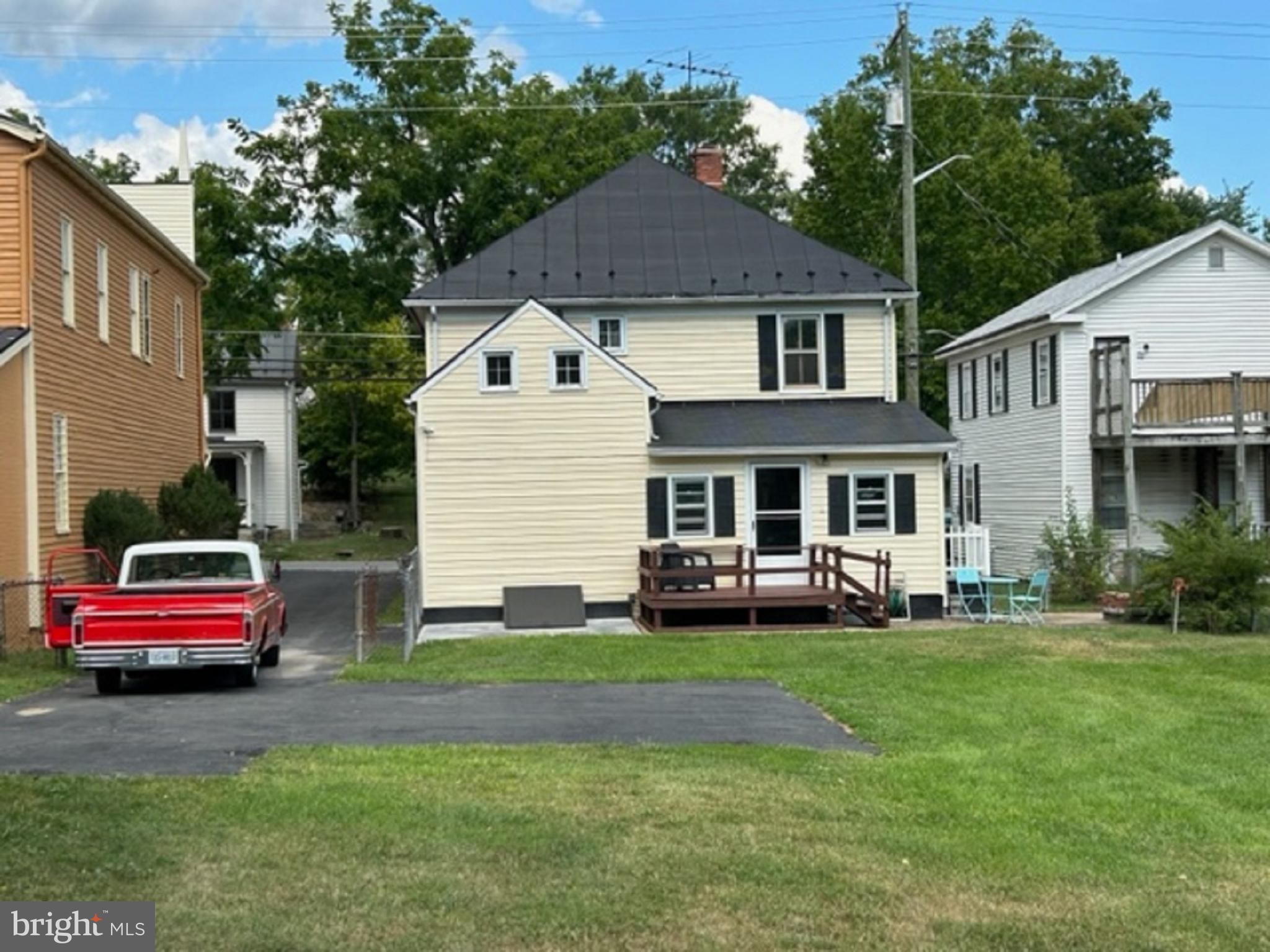 19 E Main STREET