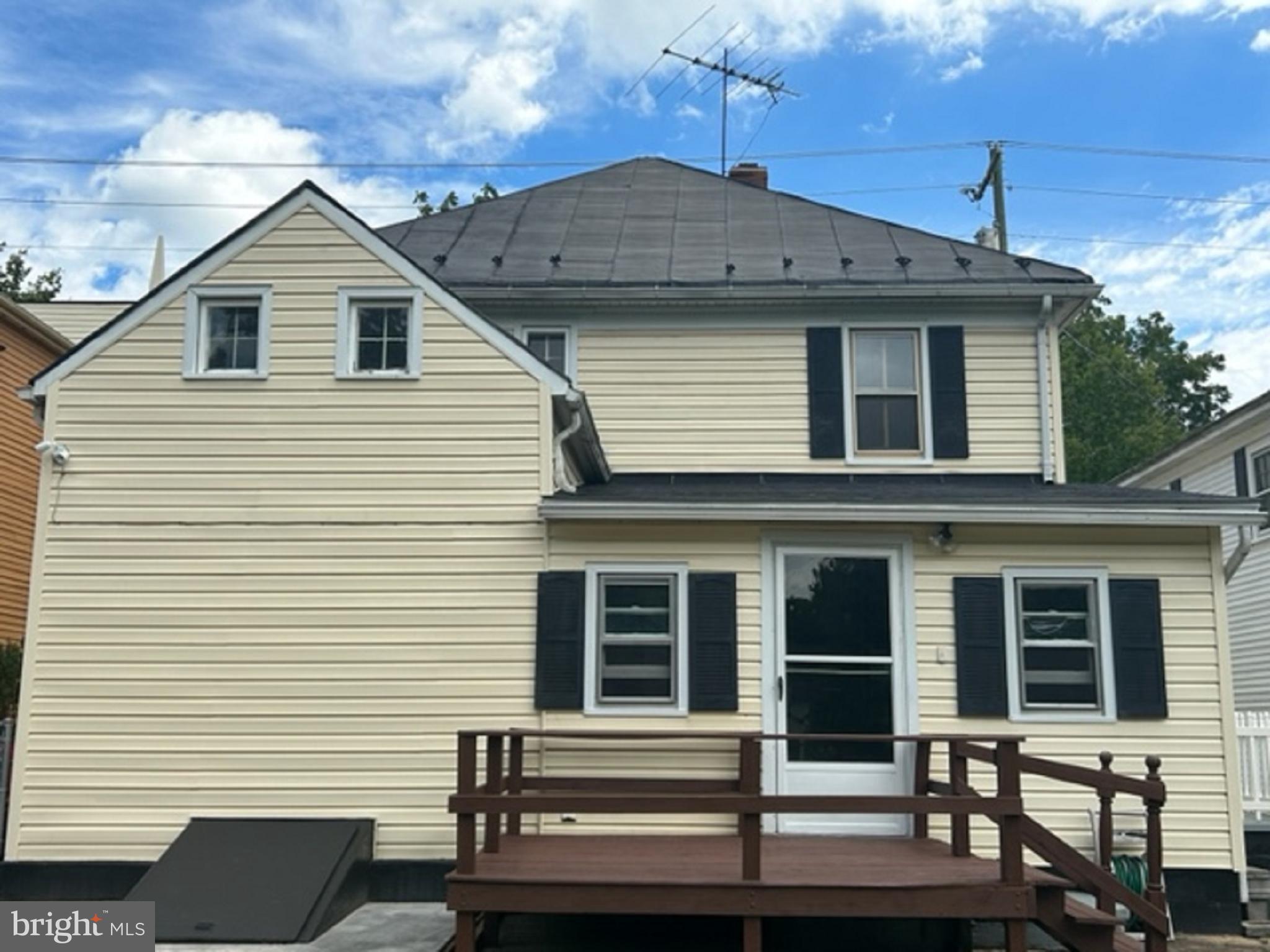 19 E Main STREET