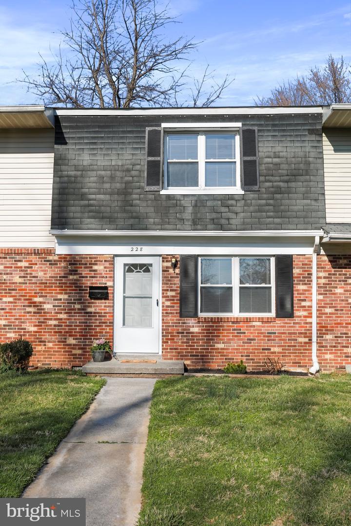 228 Cameron STREET