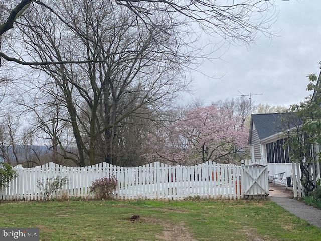 1543 Wickliffe Farm LANE