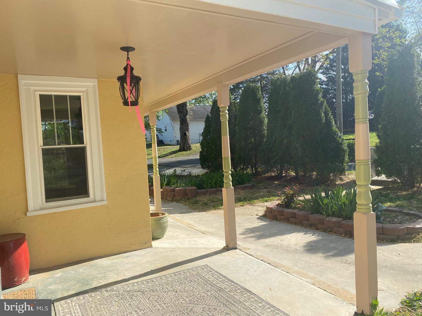 2 E Crescent STREET
