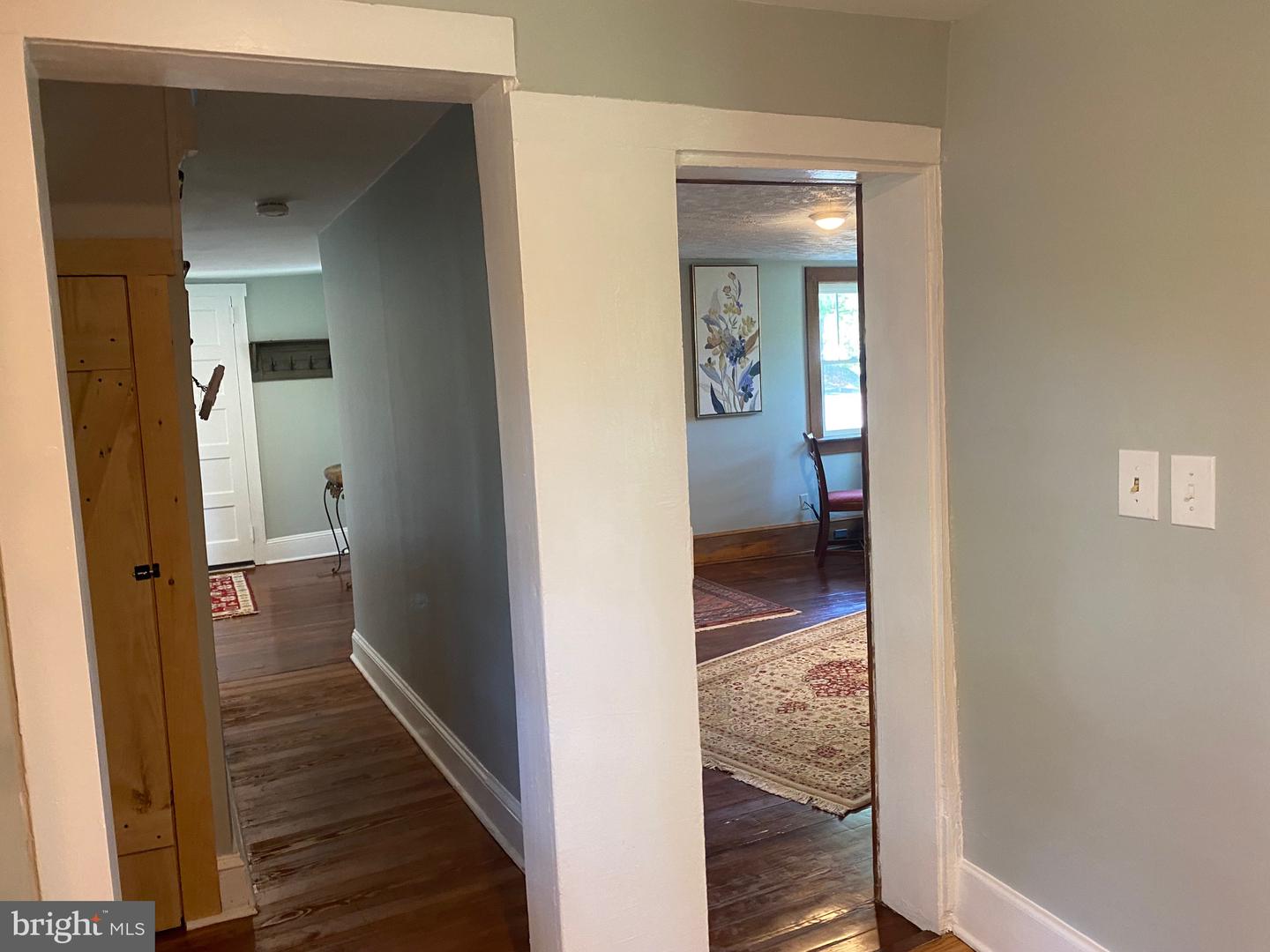 2 E Crescent STREET