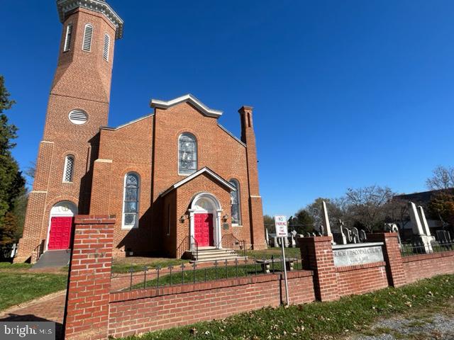 211 E Main STREET
