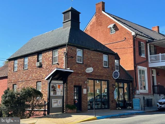 211 E Main STREET