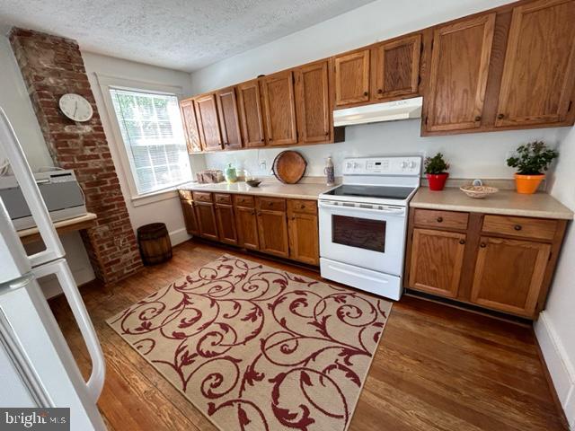 211 E Main STREET