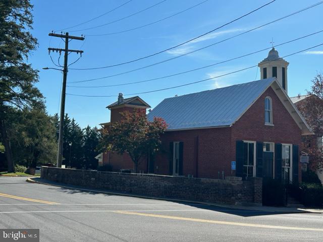211 E Main STREET