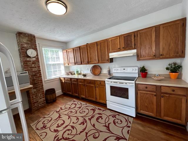 211 E Main STREET