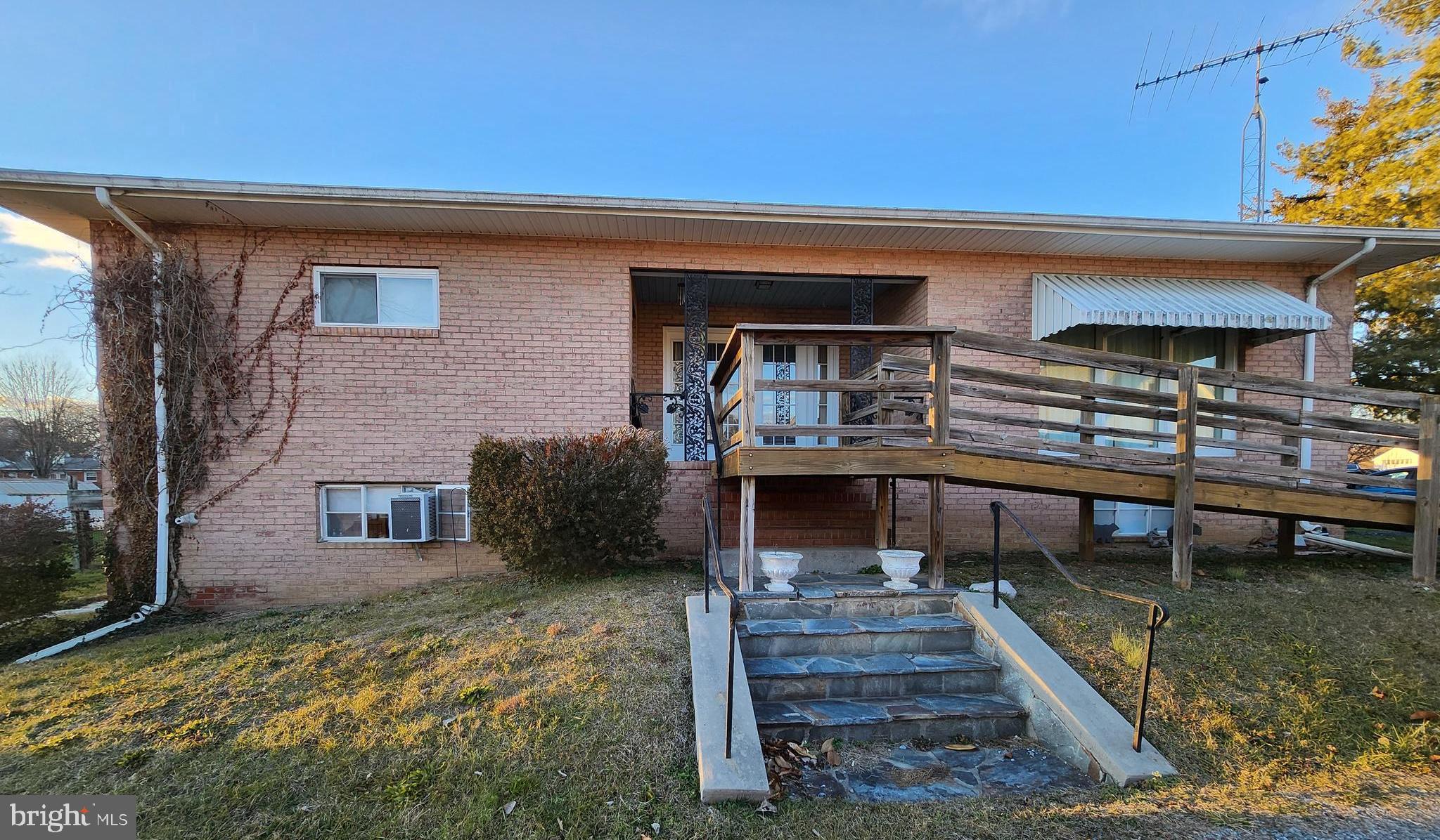 211 W Main STREET