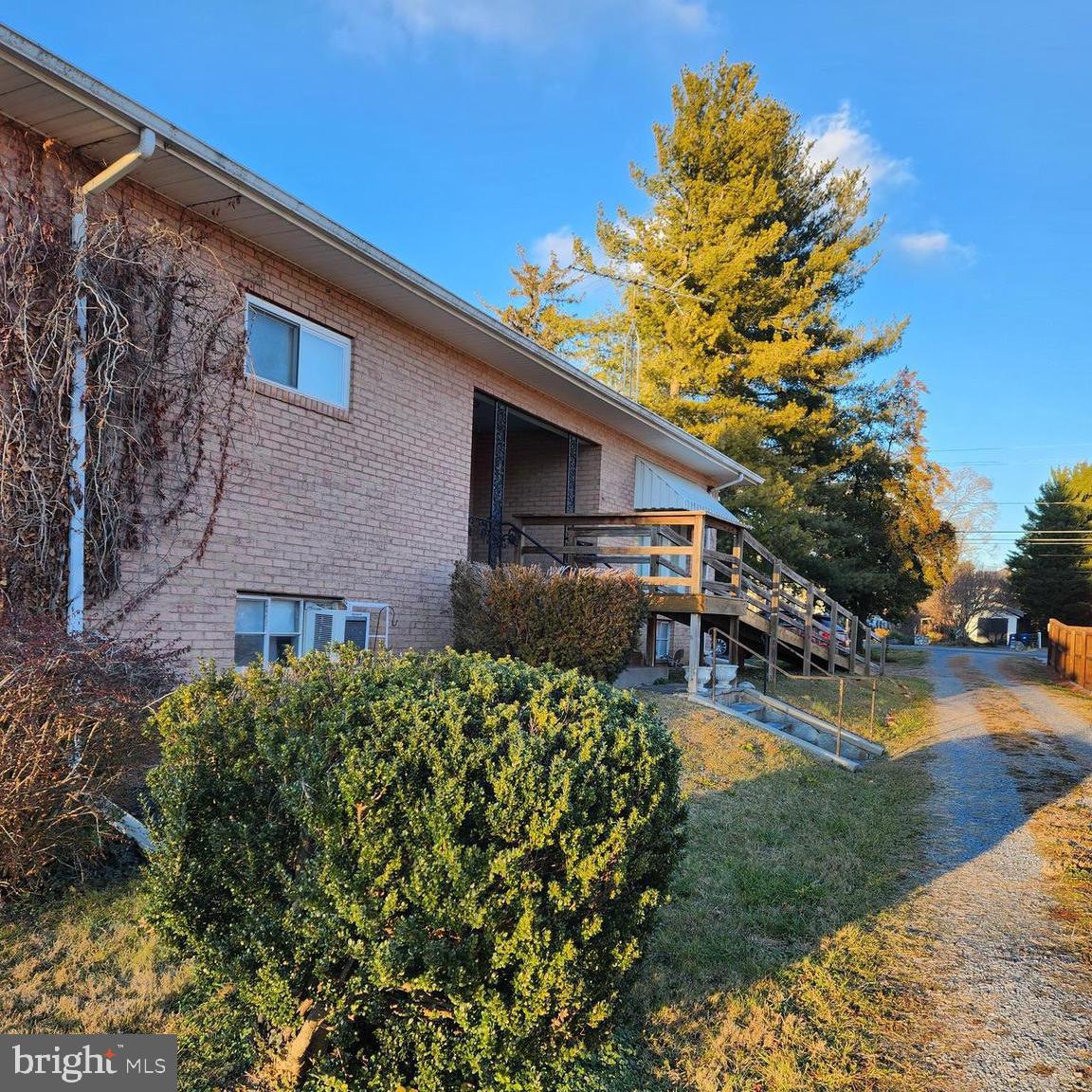 211 W Main STREET