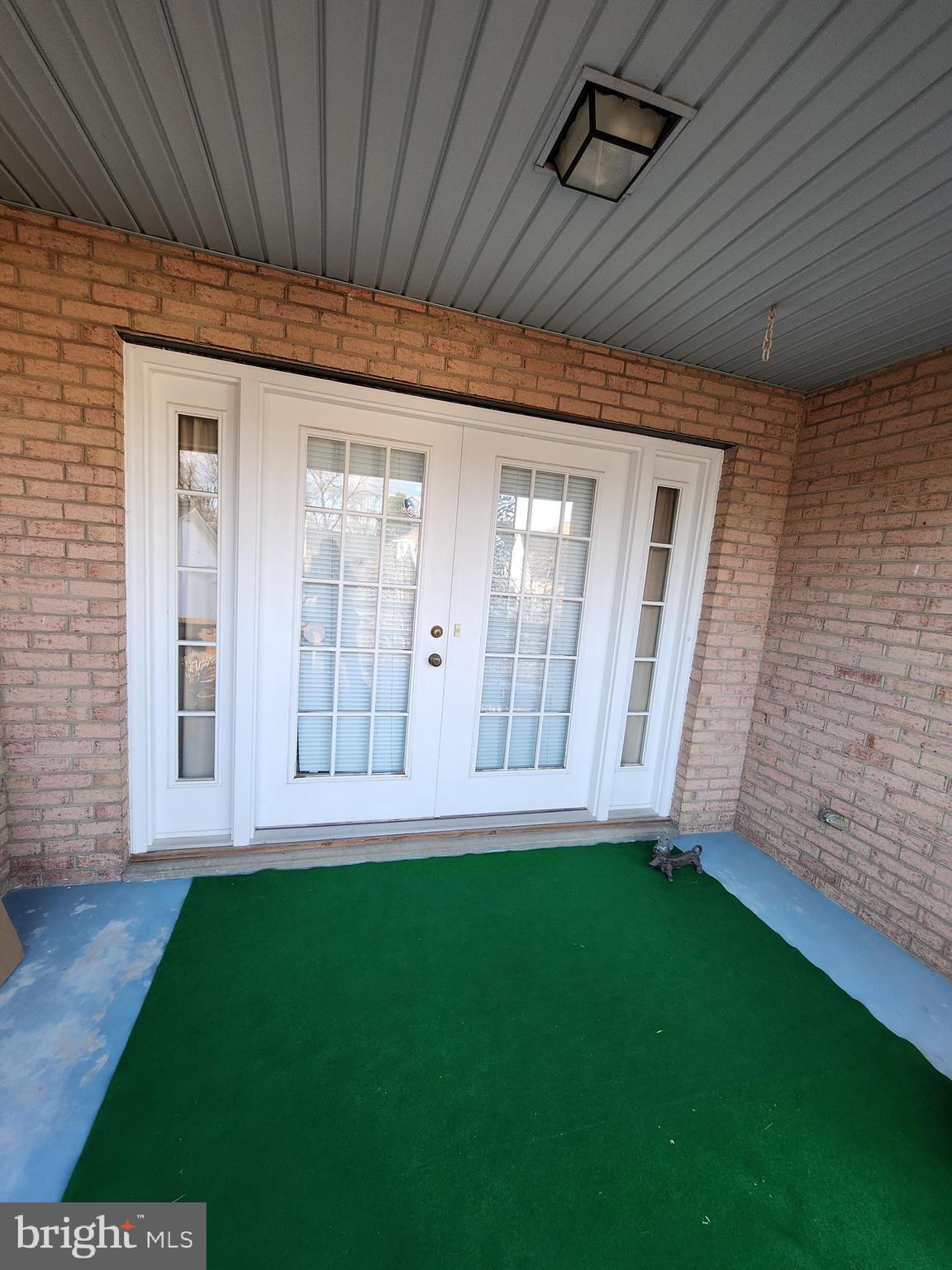 211 W Main STREET