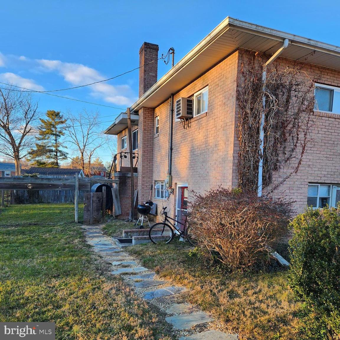 211 W Main STREET
