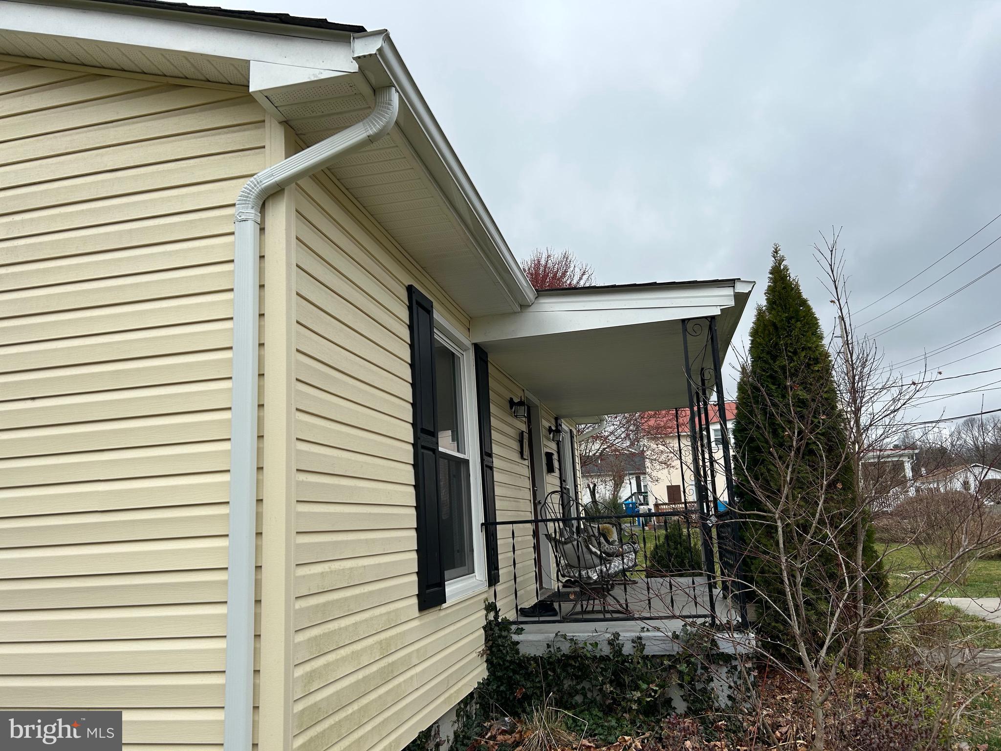219 Josephine St