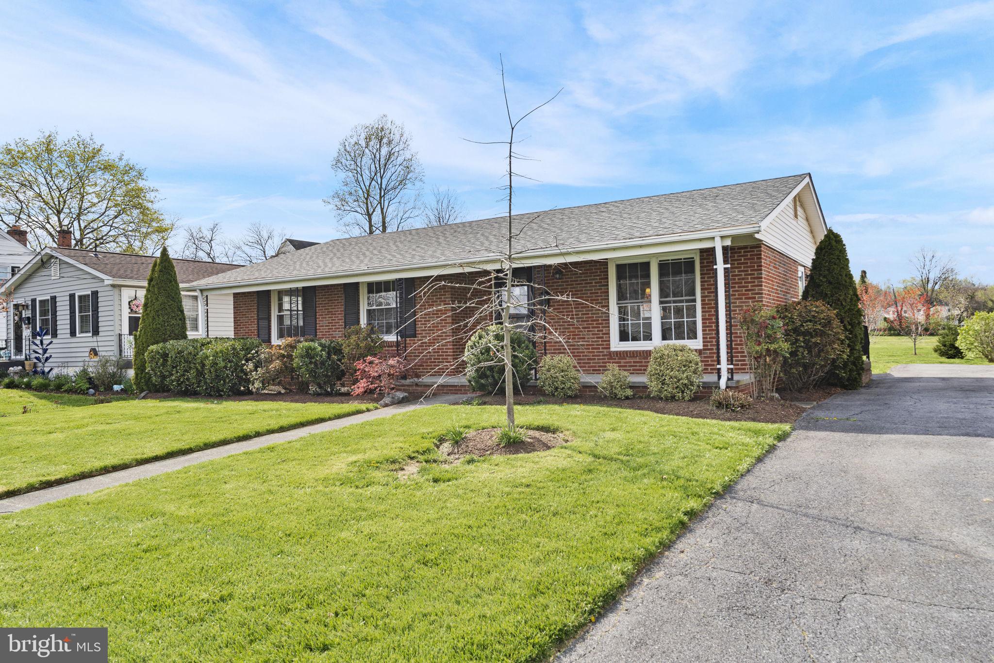 15 Lincoln Ave