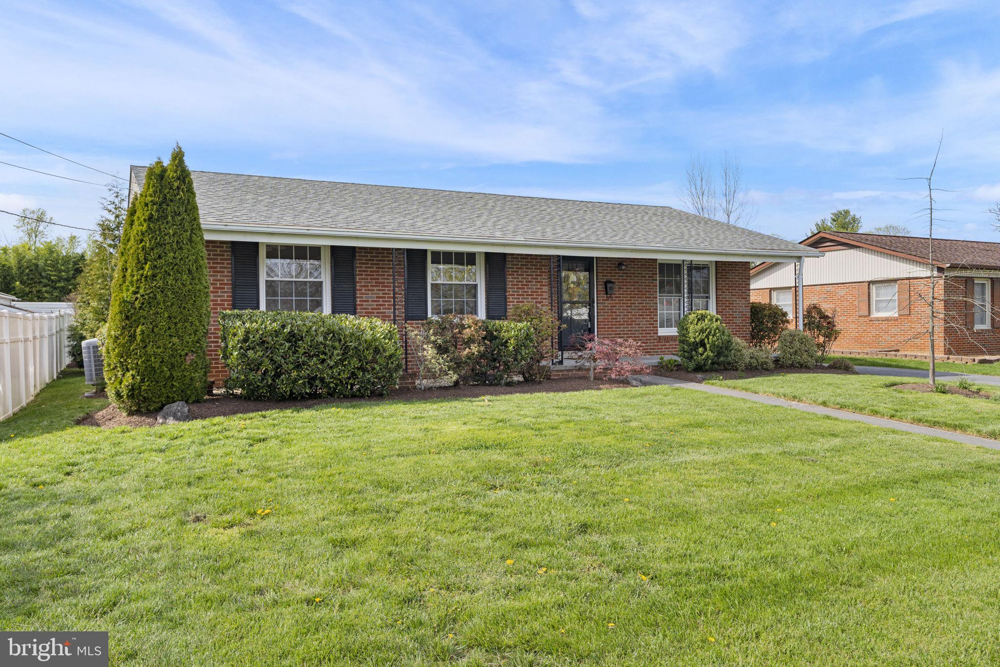 15 Lincoln Ave