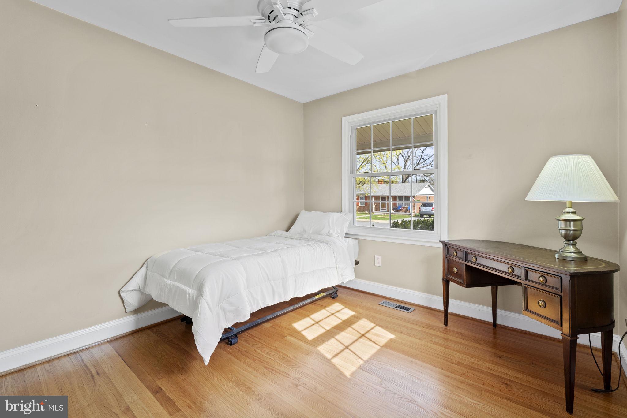 15 Lincoln Ave