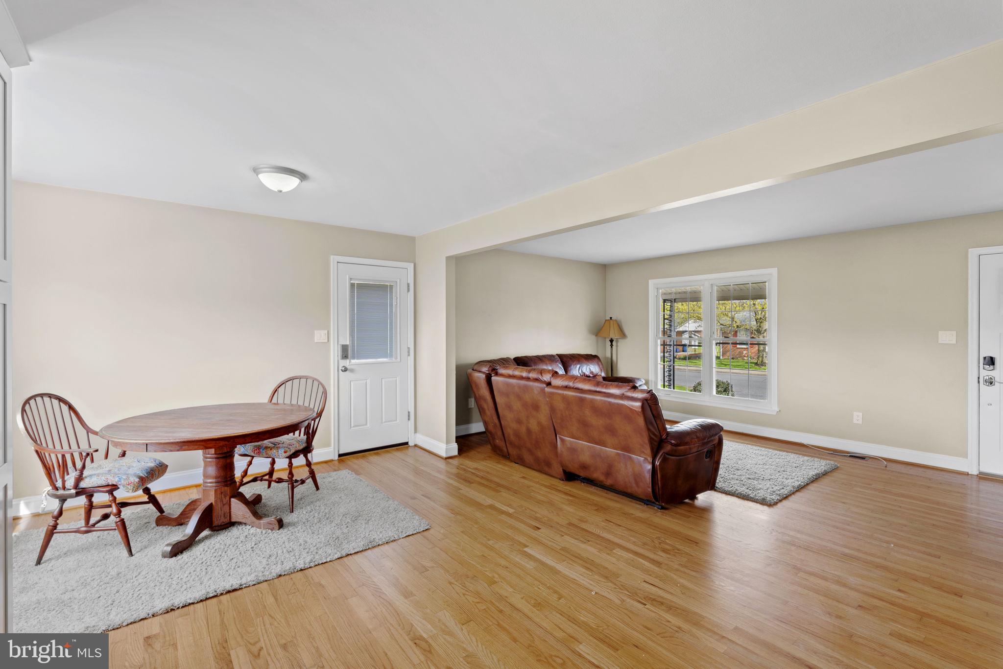 15 Lincoln Ave