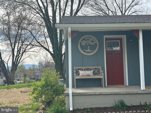 103 N Greenway Ave