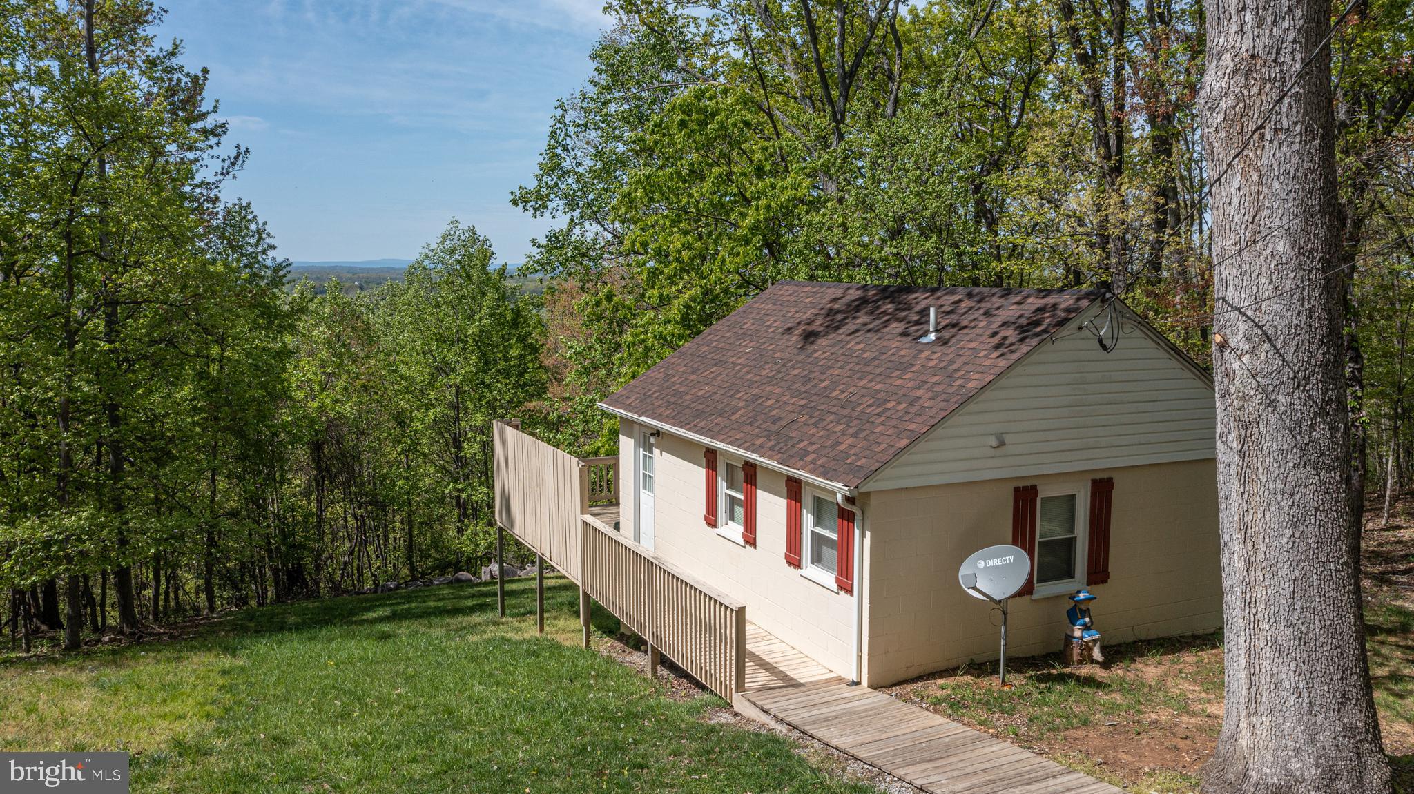 277 Pine Crest Ln