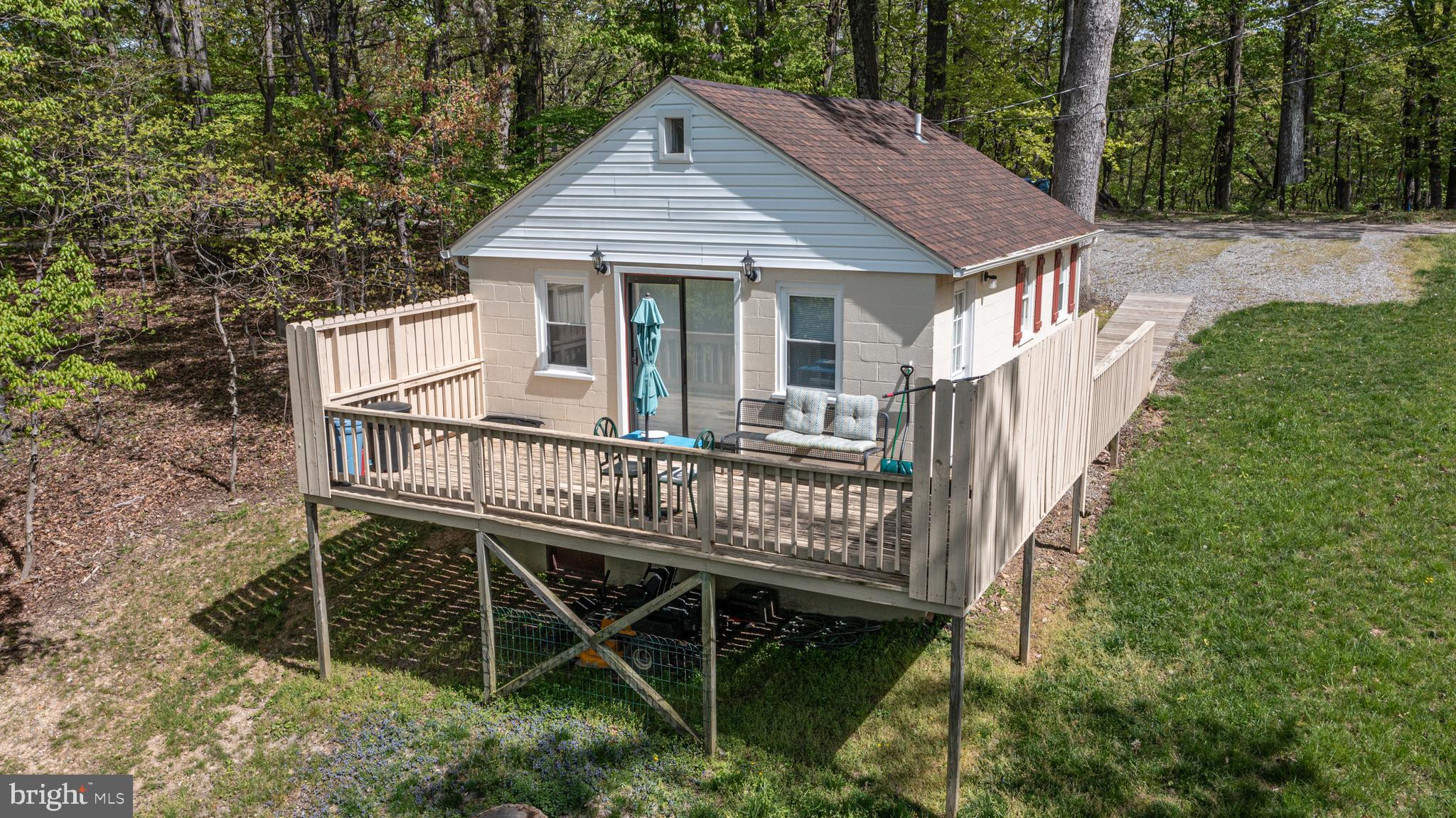 277 Pine Crest Ln