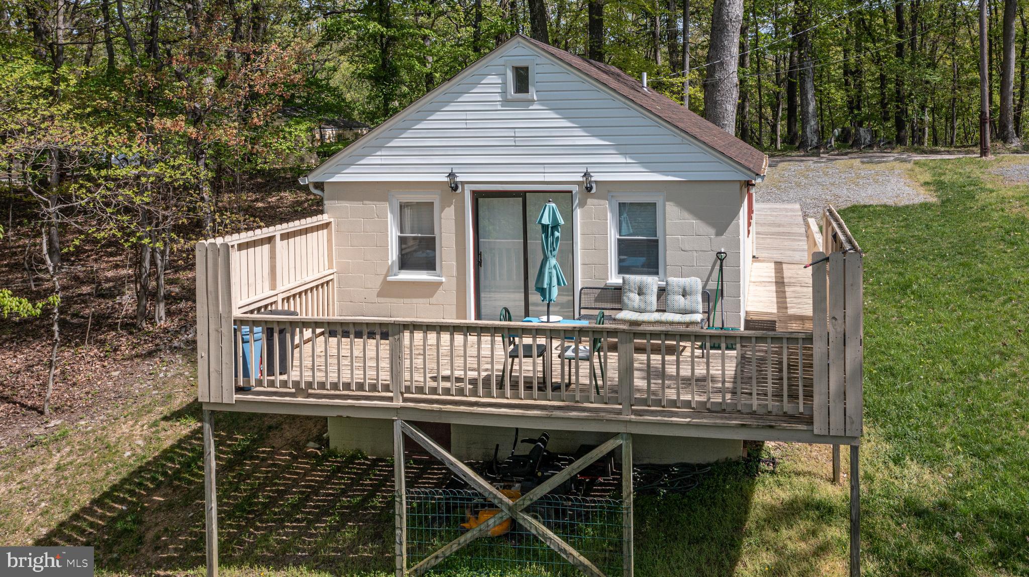 277 Pine Crest Ln