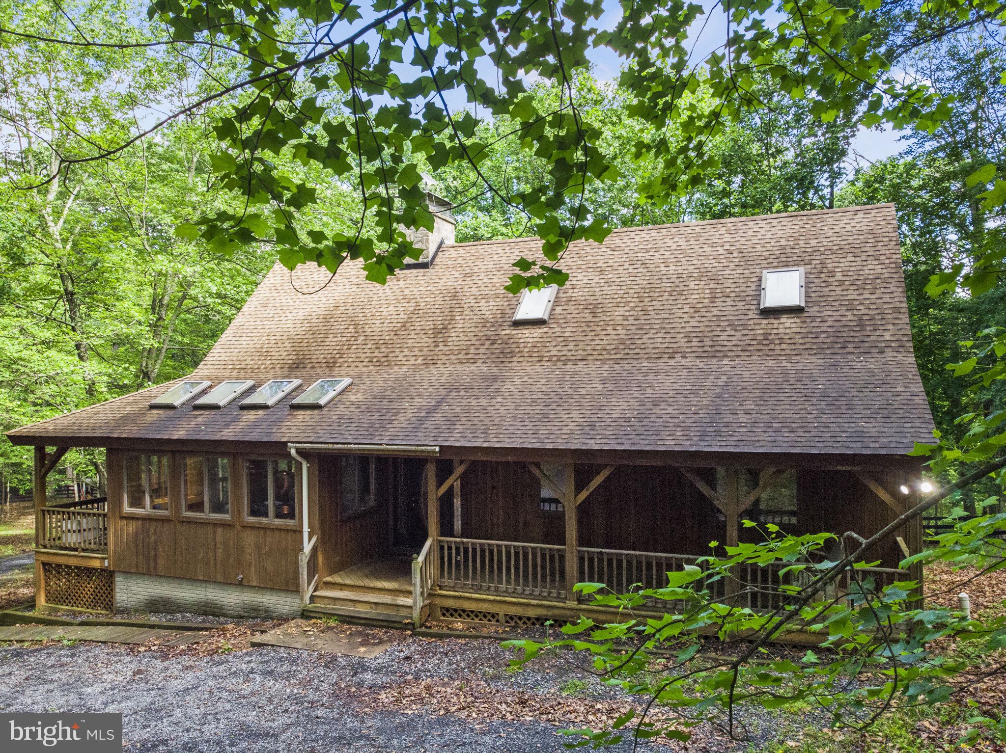 98 Hideaway Ln