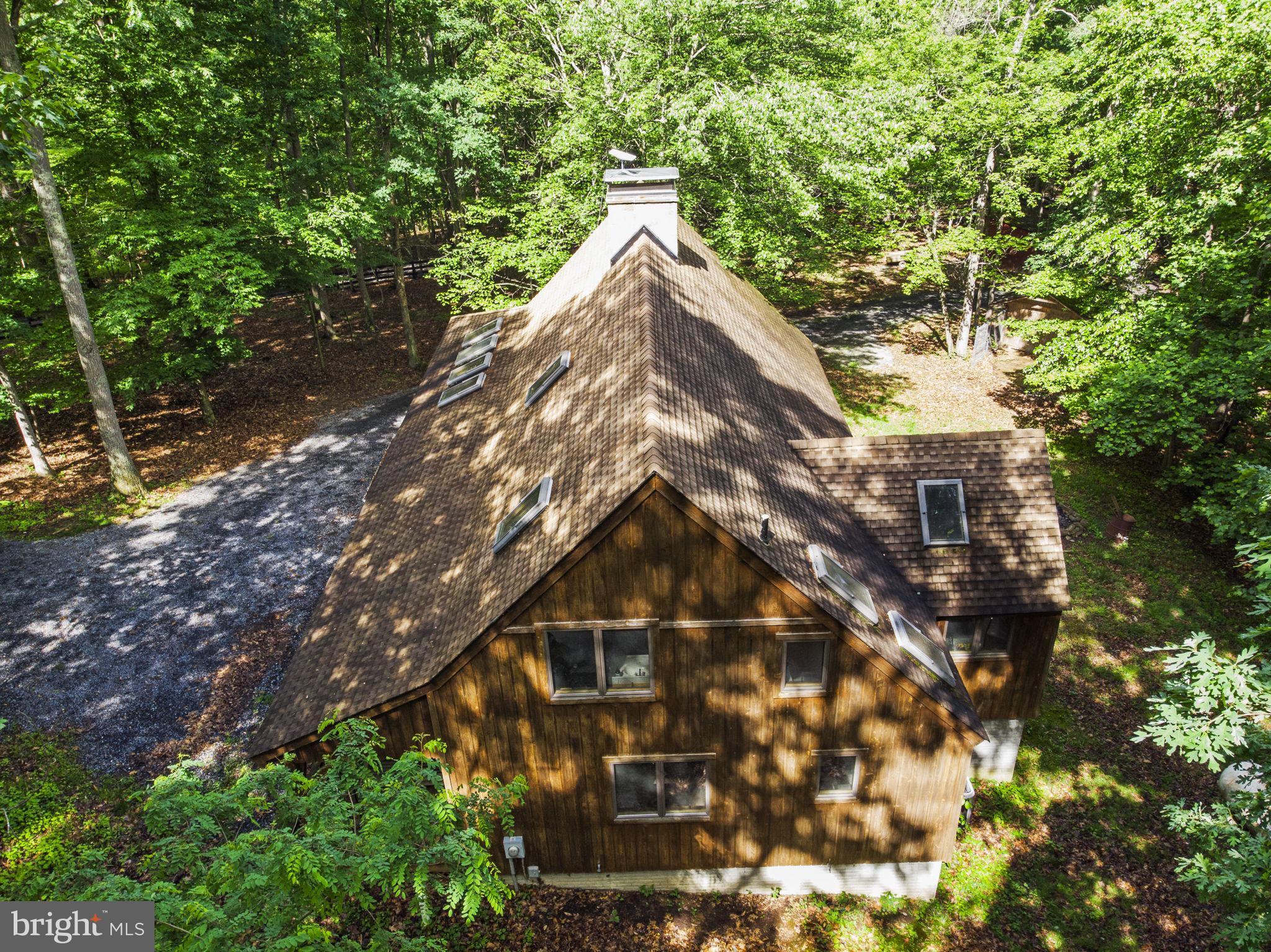 98 Hideaway Ln
